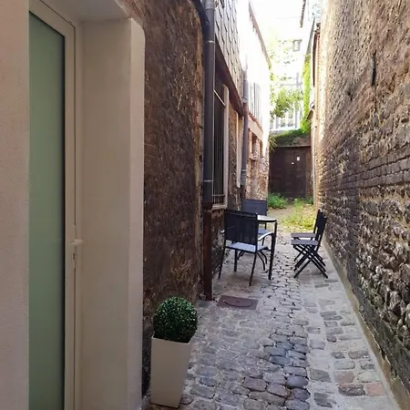 La Forteresse - Jacuzzi/sauna - Centre Historique Lägenhet